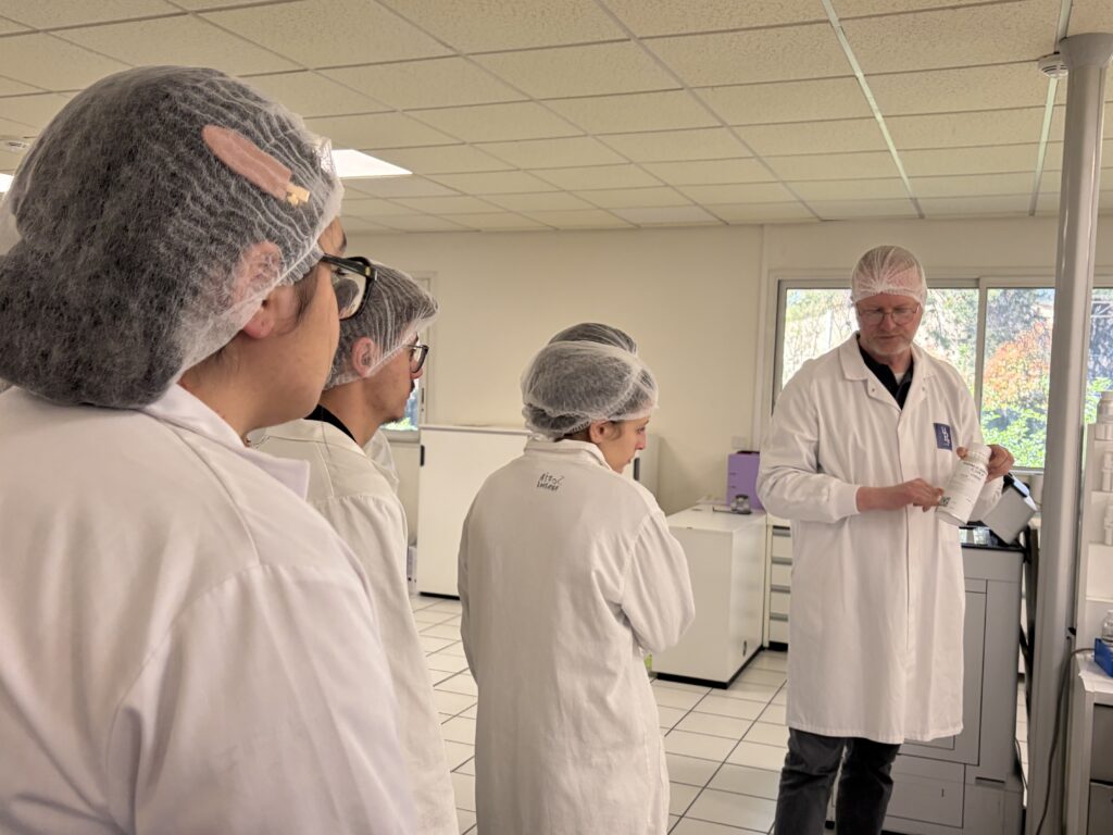 Des élèves de la M.F.R. de Monteux en immersion au cœur de notre division Parfums